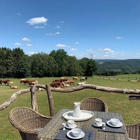 Mit Hallenbad *